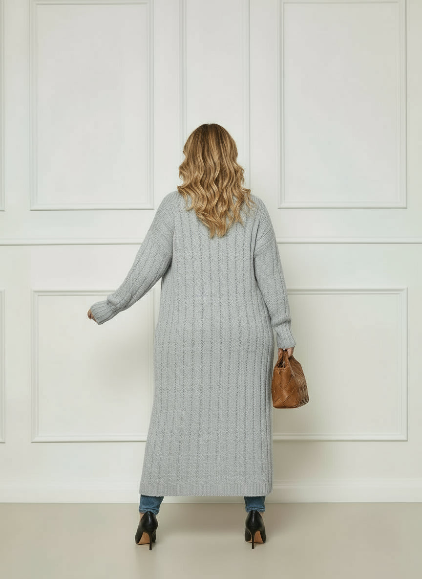 Cardigan long tricoté à poches femme grande taille