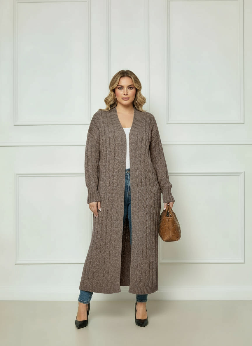 Cardigan long tricoté à poches femme grande taille