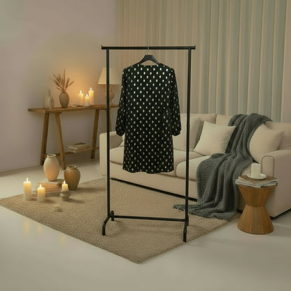 Robe noire à pois dorés manches évasées femme grande taille